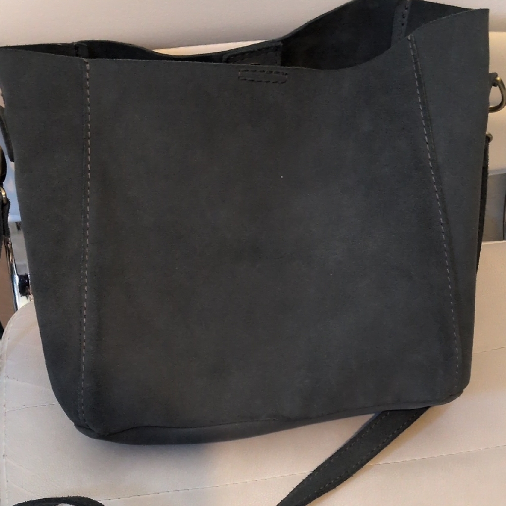 🩶Portland Leather Goods Butterfly Bucket Bag In Peppercorn